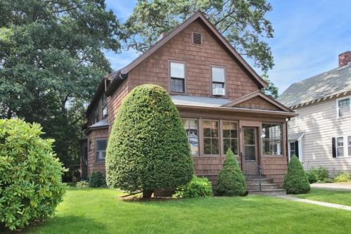 59 Linden St, Needham, MA 02492-2303