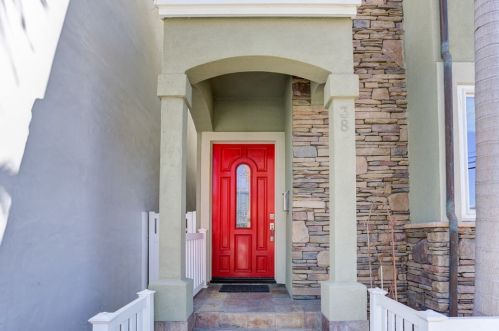 38 62nd Pl, Long Beach, CA 90803-5672