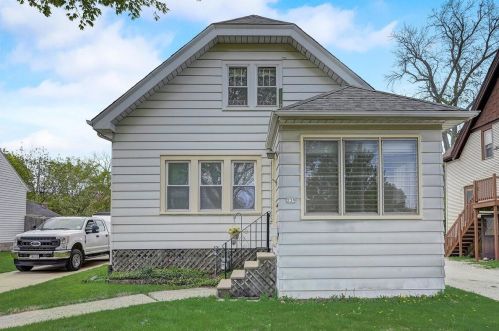 239 60, Milwaukee WI 53219-2131 exterior