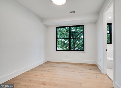 4915 Western Ave, Washington DC  20016-4319 exterior