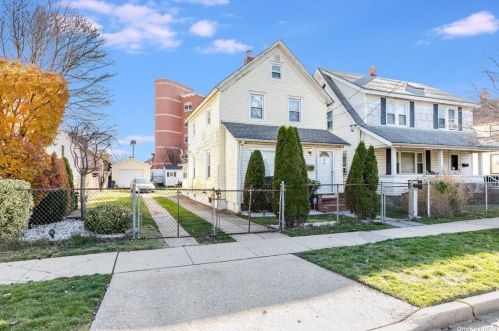 6 Linden Ave, Hempstead, NY 11550-6117