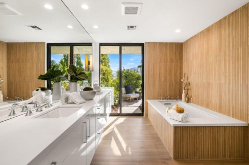 7 Mayfair Dr, Rancho Mirage CA  92270-2586 exterior