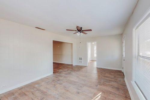 218 Poindexter Ave, Cleburne TX  76033-4422 exterior