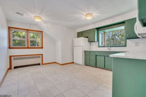 48 Cranford Ter, Cranford NJ  07016-3452 exterior