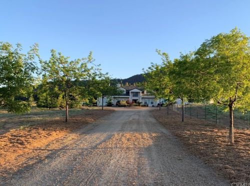 10718 Steinhoff Rd, Frazier Park, CA 93225-9503