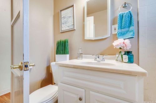 6139 Fidler Ave, Lakewood CA  90712-1256 exterior