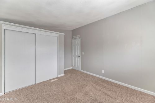 5817 41 Dr, Phoenix AZ 85029-1971 exterior