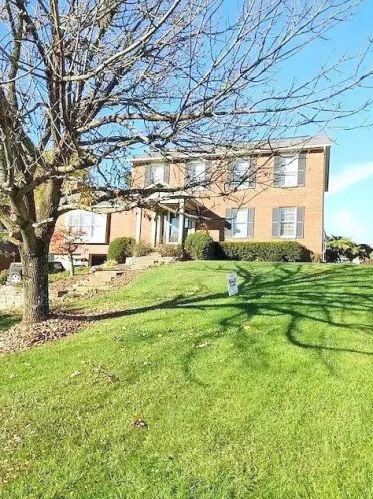 32 Red Clover Ct, Florence, KY 41042-8923