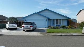 8308 Wrigley Dr, Pasco, WA 99301-7886