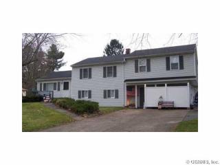 104 Mclain Dr, Spencerport, NY 14559-2217