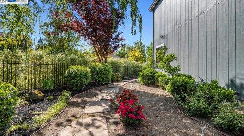 133 Kingswood Cir, Danville CA  94506-6051 exterior
