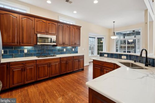 15480 Championship Dr, Haymarket VA  20169-6107 exterior