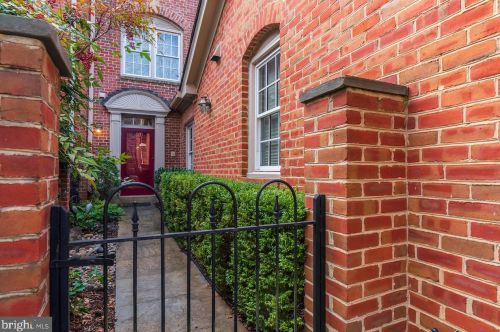 4014 Highwood Ct, Washington, DC 20007-2131