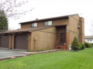 21 Carol Ct, Endicott, NY 13760-1572
