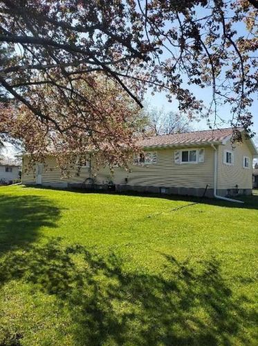 1417 Bow St, Tomah, WI 54660-1025