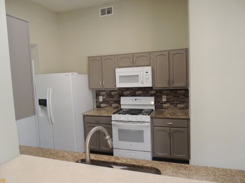 862 Arbor Hill Dr, Stone Mountain GA  30088-2365 exterior