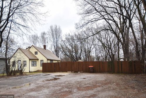 2468 Germain St, Saint Paul, MN 55109-2009