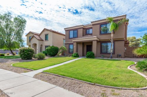 3647 Calistoga Dr, Gilbert AZ  85297-7728 exterior