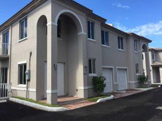 3179 11th St, Miami, FL 33125