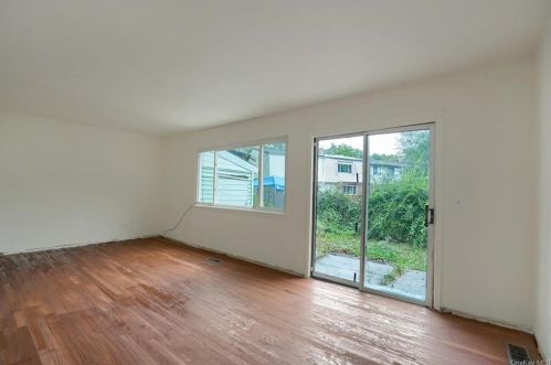 2 Rivervale Rd, Middletown NY 10940-6813 exterior