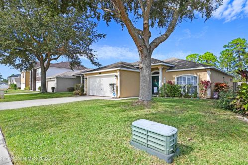 756 Peachtree St, Titusville, FL 32780-7729
