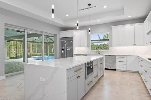 835 11th St, Naples FL  34117-2286 exterior