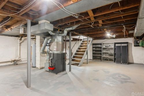 8 Frederick St, East Brunswick NJ  08816-3826 exterior