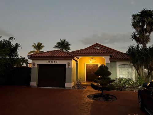 19851 82nd Ct, Hialeah, FL 33015-5912