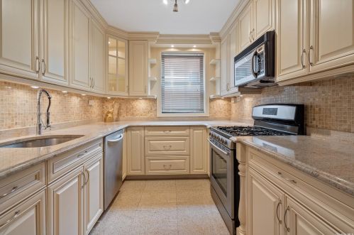139-15 83rd Ave, Jamaica, NY 11435-1301