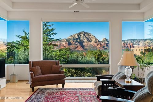 12 Linda Vis, Sedona AZ 86336-5067 exterior