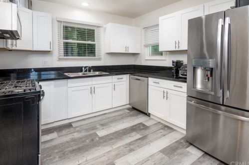 1500 Voorhees Ave, Manhattan Beach CA  90266-7042 exterior