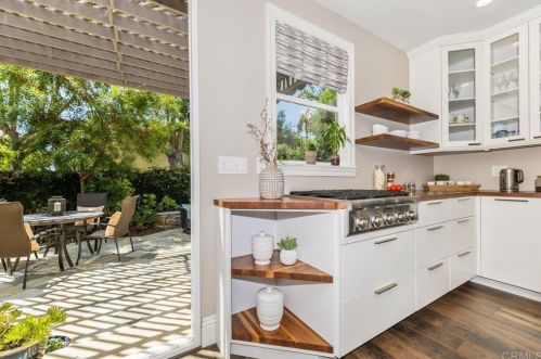 6452 Alexandri Cir, Carlsbad CA  92011-3610 exterior