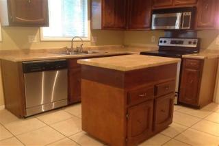 543 Barbashela Cir, Stone Mountain GA  30088-1103 exterior