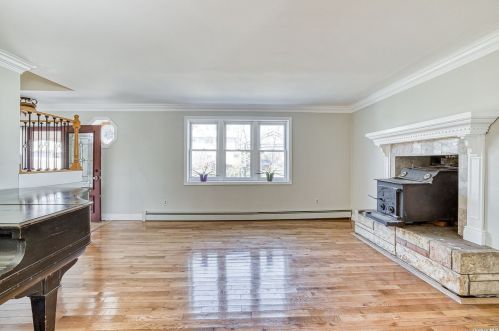 22 Rockaway Trl, Panamoka NY  11961-2262 exterior