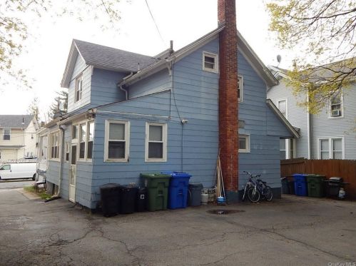 4 Knapp Ave, Middletown NY  10940-5637 exterior