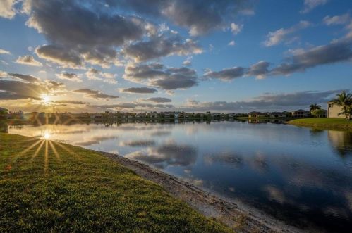 2562 Treanor Ter, West Palm Beach, FL 33414-6407