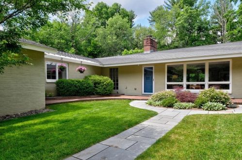 5 Greystone Rd, Dover, MA 02030-2321