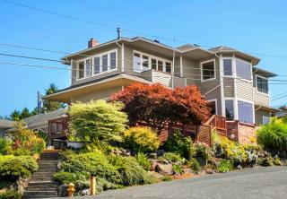 3023 95th St, Seattle, WA 98115-2436