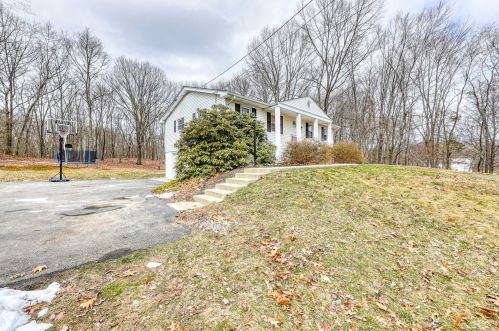 70 Gretna Hill Rd, Pleasant Valley, NY 12569-6954