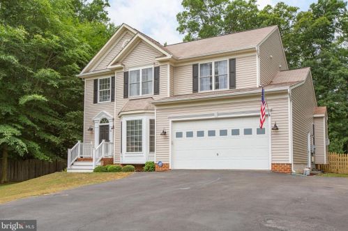 10 Fresh Water Dr, Fredericksburg, VA 22405-2798