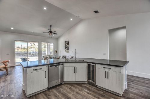 6434 12 St, Phoenix AZ 85086-4804 exterior