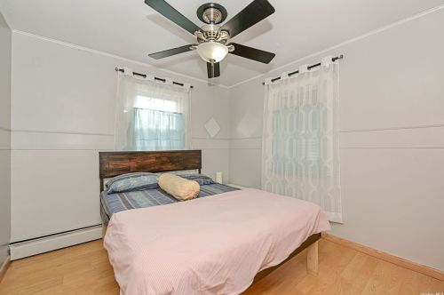 58 Maple St, Central Islip NY  11722-3105 exterior