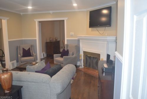 65 Manhattan Ave, Avenel NJ  07001-1737 exterior