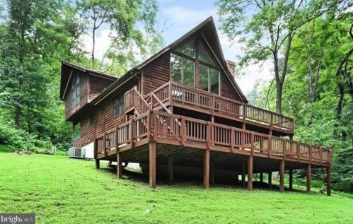 60 Sunrise Pl, Shepherdstown, WV 25443-4129