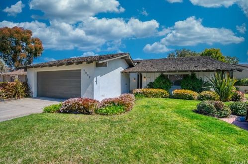 2212 Fiesta, Newport Beach, CA 92660-4010