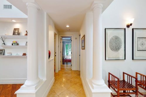 22926 Wrencrest Dr, Calabasas CA  91302-1866 exterior