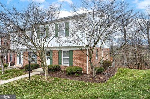 818 Allenview Dr, Navy Sup Dpt, PA 17055-6183