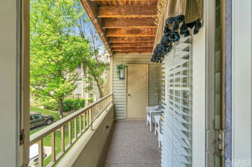 1305 Stoneridge Cir, Helmetta NJ 08828-1139 exterior