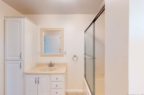 939 Boston Tpke, Manchester CT  06043-7403 exterior