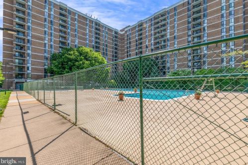 2300 Pimmit Dr, Falls Church VA  22043-2828 exterior